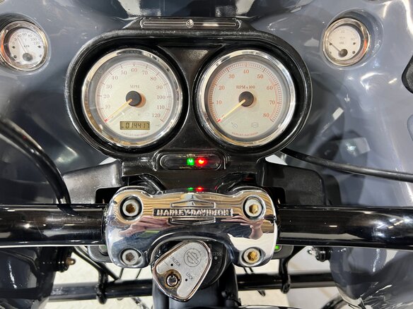 2012 Harley-Davidson Road Glide, серебристый, 760000 рублей - вид 31