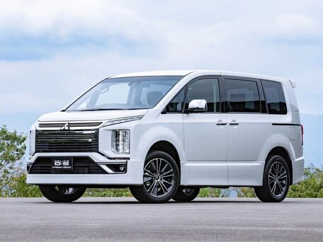 2023 Mitsubishi Delica D:5 I Рестайлинг, белый, 2700000 рублей, вид 1
