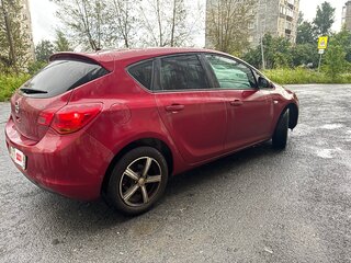 2010 Opel Astra J, красный, 530000 рублей, вид 4