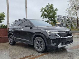 2023 Kia Seltos I, чёрный, 2250900 рублей, вид 2
