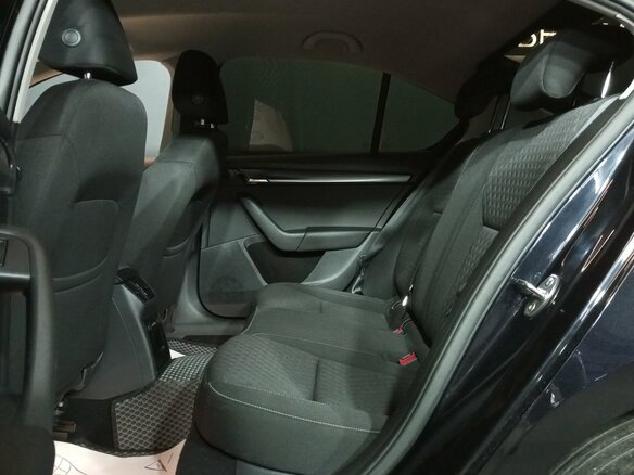 2018 Skoda Octavia III (A7) Рестайлинг, чёрный, 1680000 рублей - вид 16