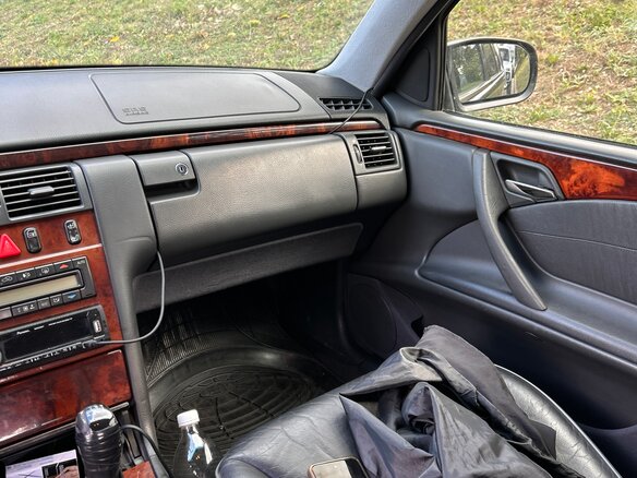 2001 Mercedes-Benz E-Класс 240 II (W210, S210) Рестайлинг, чёрный, 450000 рублей - вид 9