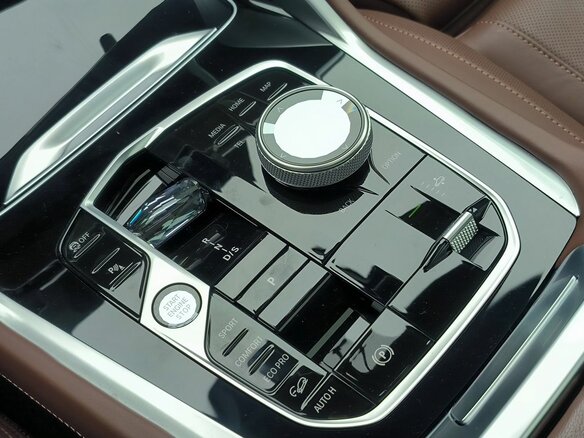 2025 BMW X6 40i III (G06) Рестайлинг, синий, 13450000 рублей - вид 12