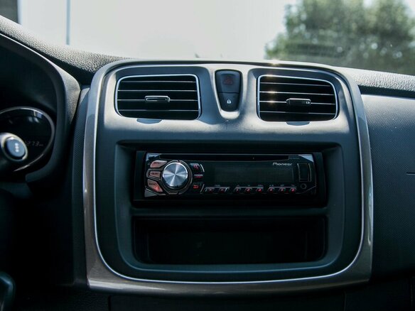 2015 Renault Sandero Stepway II, зелёный - вид 19