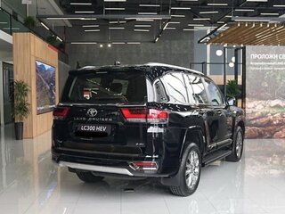 2026 Toyota Land Cruiser 300 Series, чёрный, 16000000 рублей, вид 3