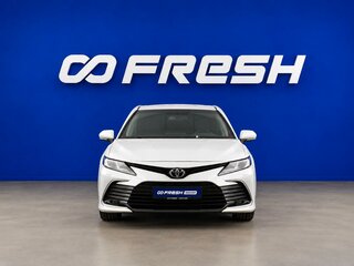 2021 Toyota Camry VIII (XV70) Рестайлинг, белый, 3349050 рублей, вид 3