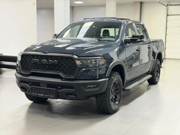 2025 Ram 1500 Crew Cab V Рестайлинг, синий, 8990000 рублей