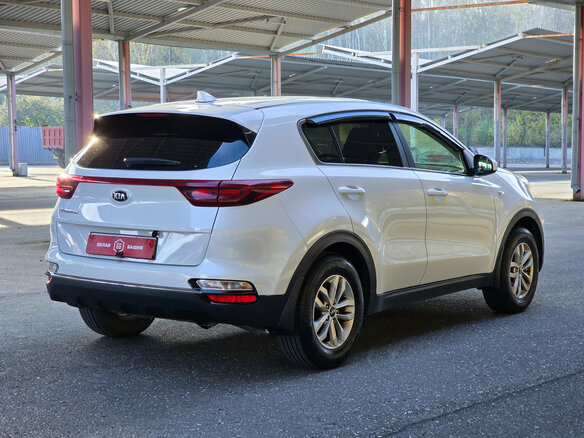 2019 Kia Sportage IV Рестайлинг, белый, 1794900 рублей - вид 6