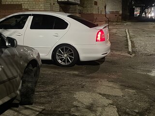 2010 Skoda Octavia II (A5) Рестайлинг, белый, 850000 рублей, вид 2