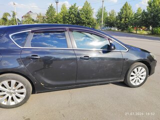 2011 Opel Astra J, чёрный, 699000 рублей, вид 3