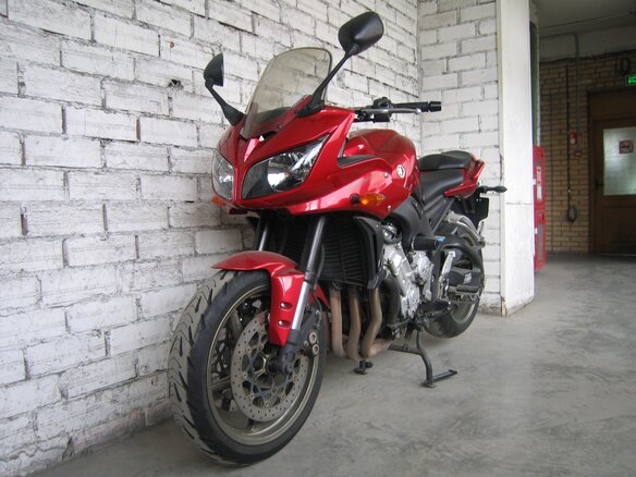 2008 Yamaha FZ1, красный, 480000 рублей