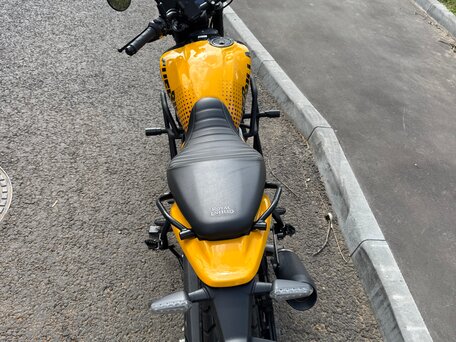 2025 Royal Enfield Guerrilla 450, жёлтый, 440000 рублей, вид 4