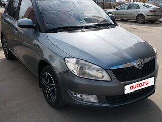 2013 Skoda Fabia II Рестайлинг, серый, 800000 рублей, вид 3