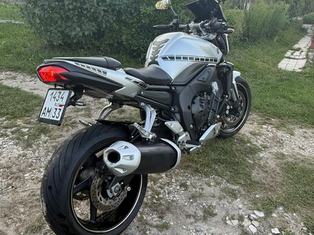 2010 Yamaha FZ1, серебристый, 600000 рублей, вид 4