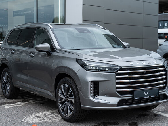 2025 Exeed VX I Рестайлинг, серебристый, 5530000 рублей - вид 2