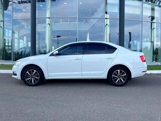 2020 Skoda Octavia III (A7) Рестайлинг, белый, 1870000 рублей, вид 2