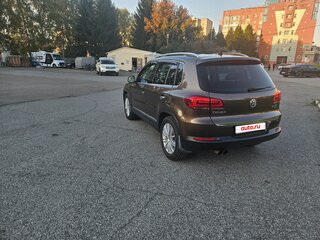 2015 Volkswagen Tiguan I Рестайлинг, коричневый, 1950000 рублей, вид 4