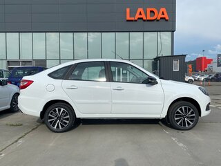 2026 Lada (ВАЗ) Granta I Рестайлинг, белый, 1324000 рублей, вид 4