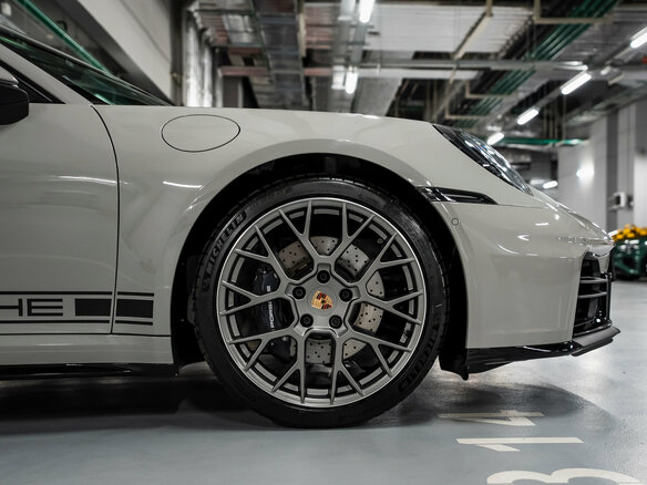 2026 Porsche 911 Carrera VIII (992) Рестайлинг, серый, 22990000 рублей - вид 6