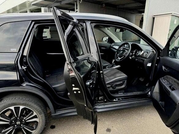 2022 Suzuki Escudo IV Рестайлинг, чёрный - вид 3