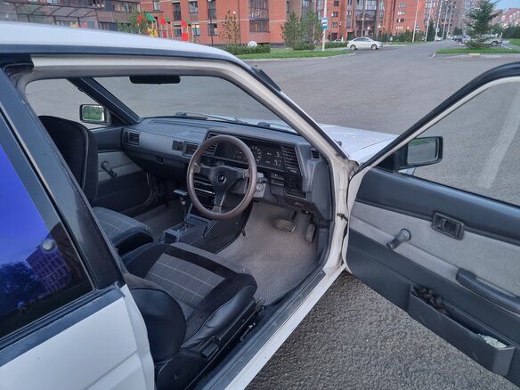 1986 Nissan Sunny N13, белый, 700000 рублей - вид 8