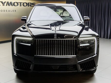 2026 Rolls-Royce Cullinan Black Badge I Рестайлинг (Series II), чёрный, 72970000 рублей, вид 2