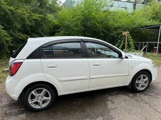 2011 Kia Rio II Рестайлинг, белый, 530000 рублей, вид 2