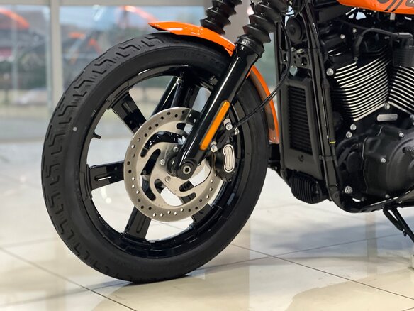 2025 Harley-Davidson Street Bob, оранжевый, 1690000 рублей - вид 12