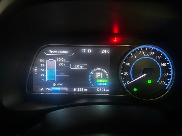 2019 Nissan Leaf II (ZE1), серебристый, 2420000 рублей - вид 13