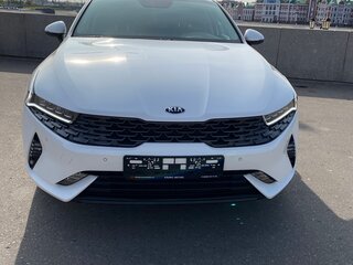 2020 Kia K5 III, белый, 2600000 рублей, вид 3