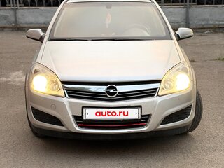 2008 Opel Astra H Рестайлинг, серебристый, 499900 рублей, вид 3