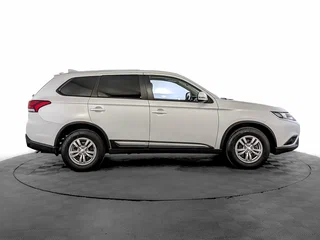 2020 Mitsubishi Outlander III Рестайлинг 3, белый, 2599000 рублей, вид 4