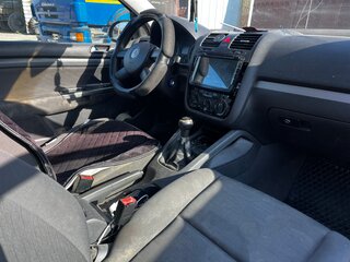 2004 Volkswagen Golf V, чёрный, 310000 рублей, вид 3