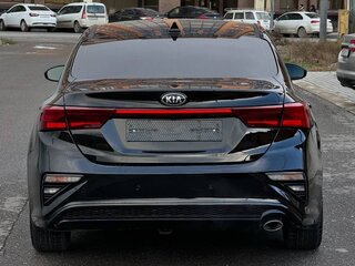 2019 Kia Forte III, чёрный, 1620000 рублей, вид 3