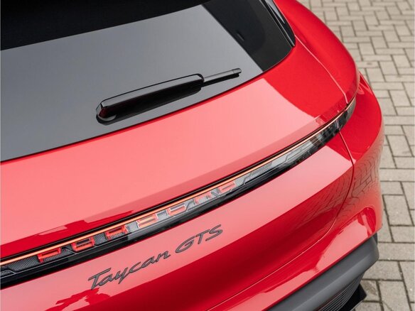 2026 Porsche Taycan GTS Sport Turismo I Рестайлинг, красный - вид 25