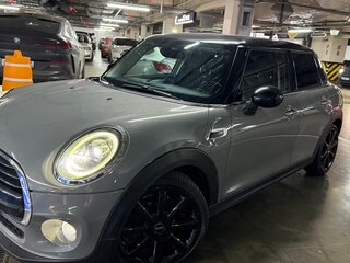 2019 Mini Hatch Cooper III (F55/F56) Рестайлинг, серый, 1350000 рублей, вид 3