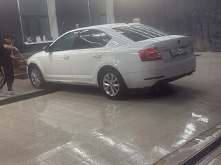 2020 Skoda Octavia III (A7) Рестайлинг, белый, 1200000 рублей, вид 4