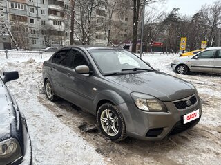 2011 Kia Rio II Рестайлинг, серебристый, 530000 рублей, вид 3