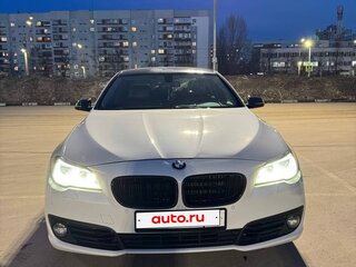 2016 BMW 5 серии 530d xDrive VI (F10/F11/F07) Рестайлинг, белый, 2700000 рублей, вид 4