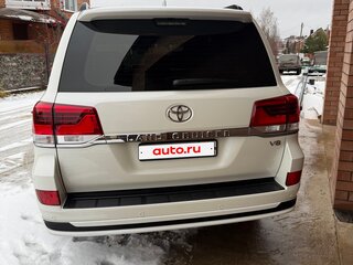 2019 Toyota Land Cruiser 200 Series Рестайлинг 2, белый, 9500000 рублей, вид 3