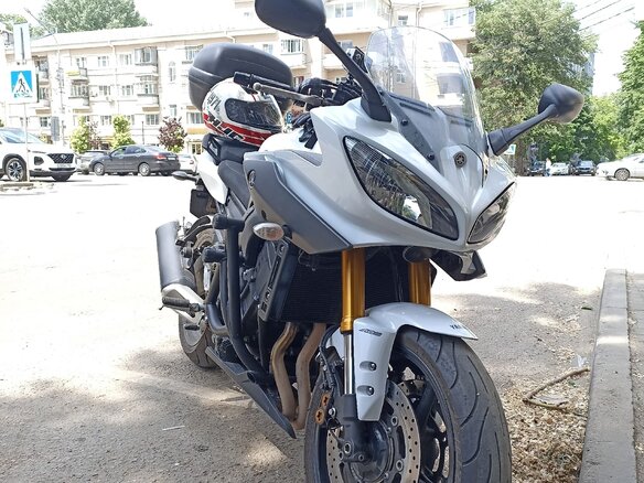 2013 Yamaha FZ8, белый, 680000 рублей