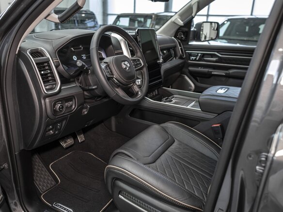 2026 Ram 1500 Crew Cab V Рестайлинг, серый, 11469084 рублей - вид 12