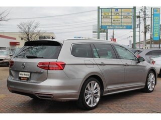 2017 Volkswagen Passat B8, серебристый, 1220069 рублей, вид 3