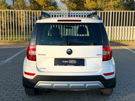 2014 Skoda Yeti I Рестайлинг, белый, 1055000 рублей, вид 5