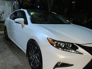 2017 Lexus ES 250 VI Рестайлинг, белый, 3000000 рублей, вид 3