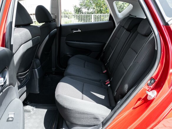 2011 Hyundai i30 I Рестайлинг, красный - вид 8