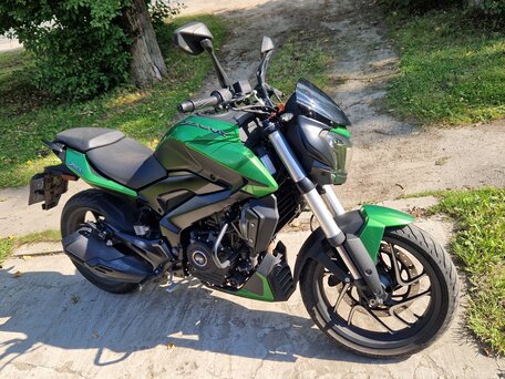 2021 Bajaj Dominar 400, зелёный, 330000 рублей, вид 4