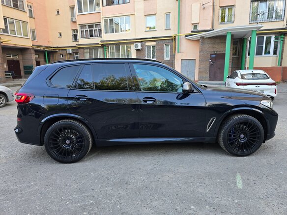 2020 BMW X5 M50d IV (G05/G18), чёрный - вид 3