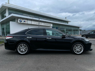 2020 Toyota Camry VIII (XV70), чёрный, 2899000 рублей, вид 4