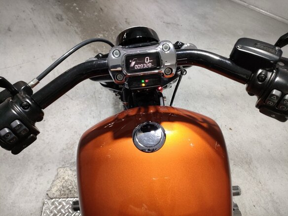 2019 Harley-Davidson Breakout, оранжевый, 1600000 рублей - вид 4
